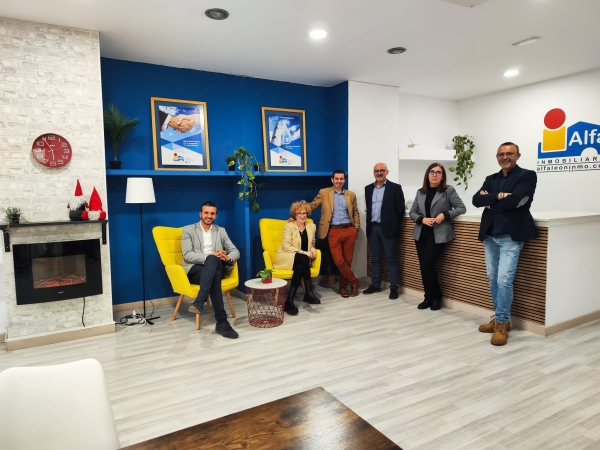 Alfa Inmobiliaria Inaugura Su Primera Franquicia En Le N