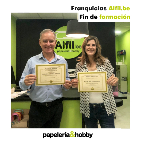 Franquicia Alfil.be Papelería & Hobby celebra el fin de la formación en su nueva tienda de Valencia Abastos