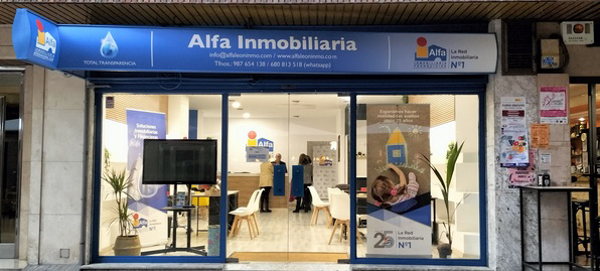 Alfa Inmobiliaria supera las 215 agencias inmobiliarias, un centenar de ellas fuera de las fronteras españolas.